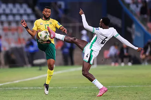 بالتعادل مع نيجيريا.. جنوب أفريقيا تضع قدما في كأس العالم 2026